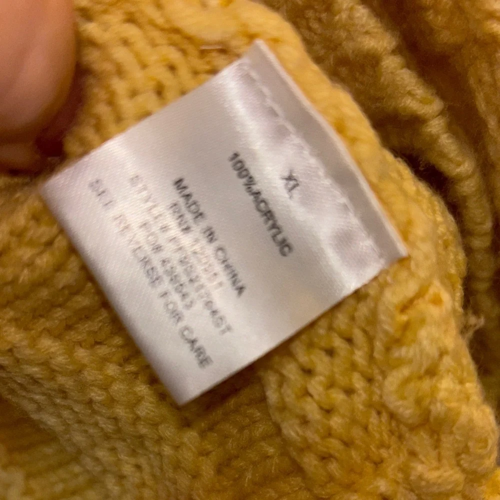 Bundle 2/$20 PinkRose Yellow Knit Sweater XL
